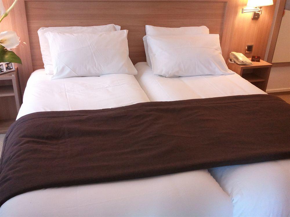 Hotel Boris V. By Happyculture ลูวาลัวเปแรต์ ภายนอก รูปภาพ
