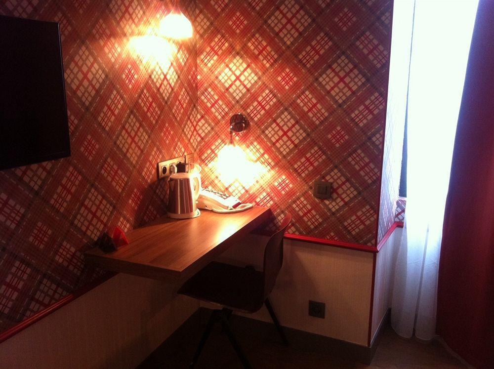 Hotel Boris V. By Happyculture ลูวาลัวเปแรต์ ภายนอก รูปภาพ