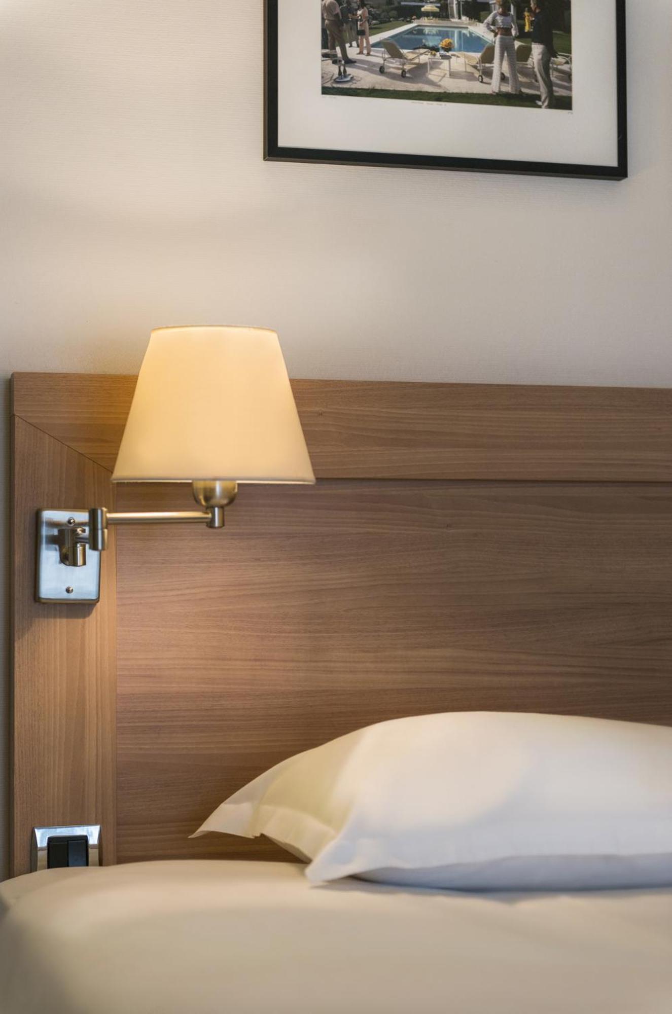 Hotel Boris V. By Happyculture ลูวาลัวเปแรต์ ห้อง รูปภาพ