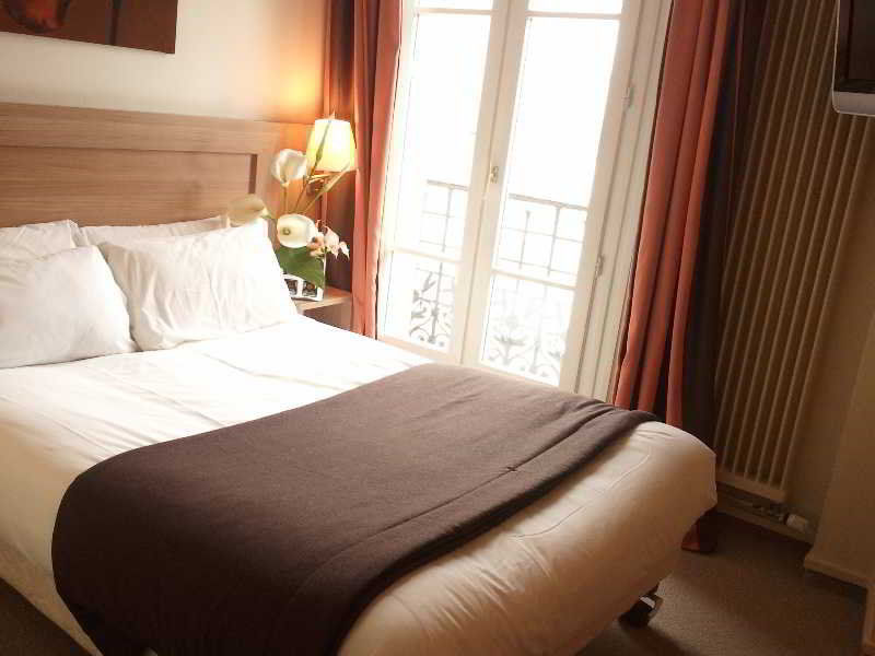 Hotel Boris V. By Happyculture ลูวาลัวเปแรต์ ห้อง รูปภาพ